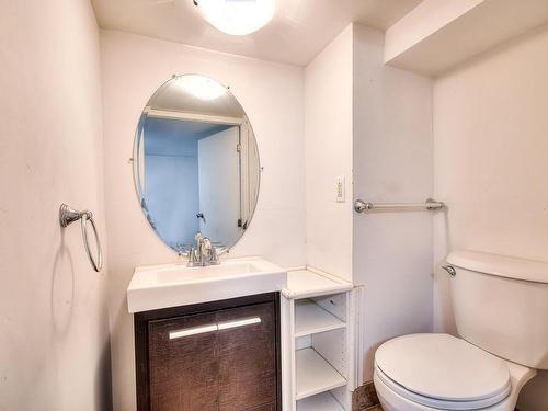 Powder room - 257 Rue Cousineau, Laval (Pont-Viau), QC - Indoor Photo Showing Bathroom