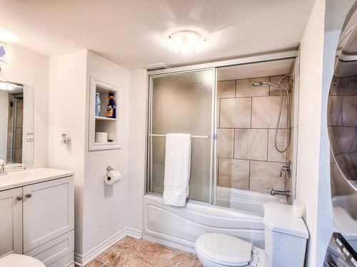 Bathroom - 257 Rue Cousineau, Laval (Pont-Viau), QC - Indoor Photo Showing Bathroom