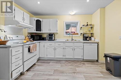 504 9Th St W, Owen Sound, ON - Indoor Photo Showing Kitchen With Double Sink