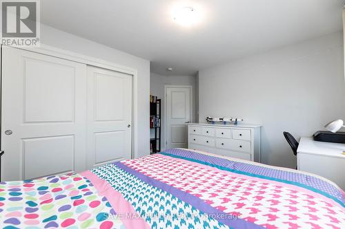 18 Myrtle Street, Pelham, ON - Indoor Photo Showing Bedroom