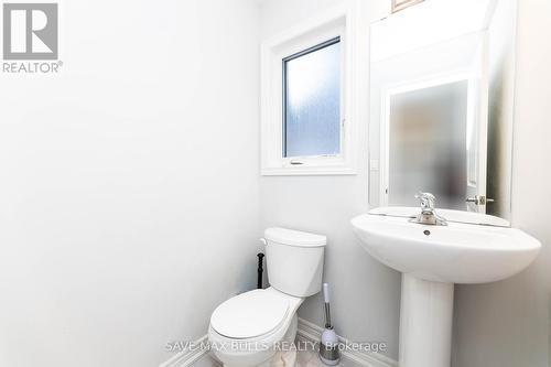 18 Myrtle Street, Pelham, ON - Indoor Photo Showing Bathroom