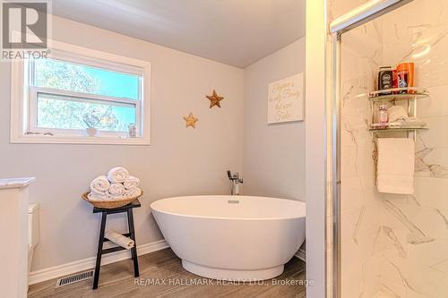 1498 Spartan Grove Street, Ottawa, ON - Indoor Photo Showing Bathroom