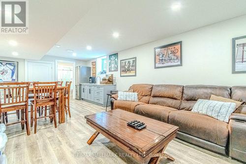 1498 Spartan Grove Street, Ottawa, ON - Indoor Photo Showing Living Room