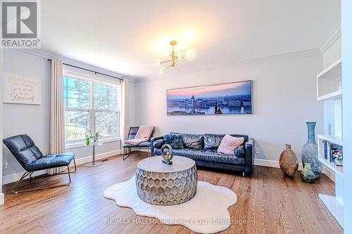 1498 Spartan Grove Street, Ottawa, ON - Indoor Photo Showing Living Room