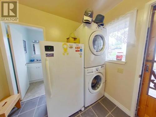 3394 Marine Ave, Powell River, BC - Indoor Photo Showing Laundry Room