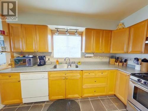 3394 Marine Ave, Powell River, BC - Indoor Photo Showing Kitchen With Double Sink