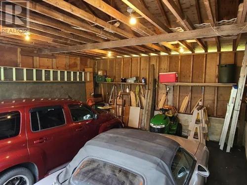 3394 Marine Ave, Powell River, BC - Indoor Photo Showing Garage