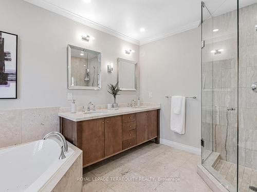 176 Joicey Blvd, Toronto, ON - Indoor Photo Showing Bathroom