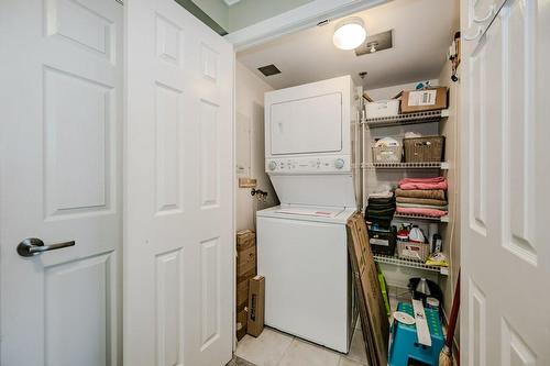 100 Burloak Drive|Unit #2407, Burlington, ON - Indoor Photo Showing Laundry Room