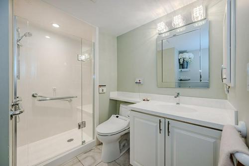 100 Burloak Drive|Unit #2407, Burlington, ON - Indoor Photo Showing Bathroom