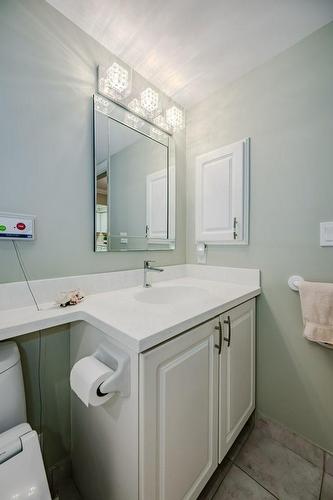 100 Burloak Drive|Unit #2407, Burlington, ON - Indoor Photo Showing Bathroom