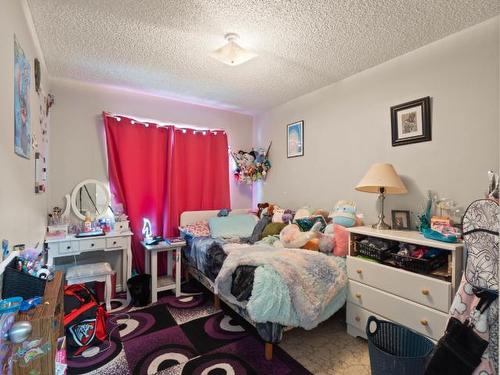 6-460 Dalgleish Drive, Kamloops, BC - Indoor Photo Showing Bedroom