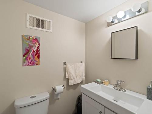 6-460 Dalgleish Drive, Kamloops, BC - Indoor Photo Showing Bathroom