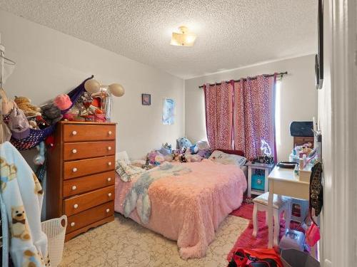 6-460 Dalgleish Drive, Kamloops, BC - Indoor Photo Showing Bedroom