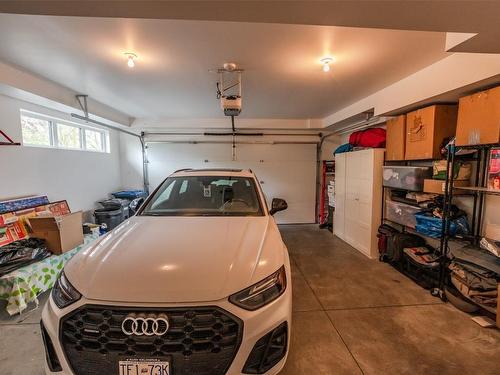 101-163 Townley Street, Penticton, BC - Indoor Photo Showing Garage