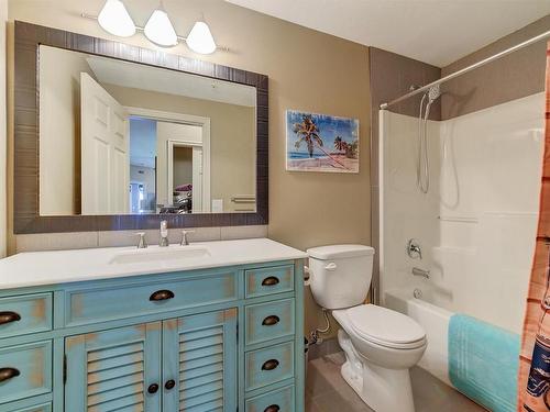 205-3570 Woodsdale Road, Lake Country, BC - Indoor Photo Showing Bathroom