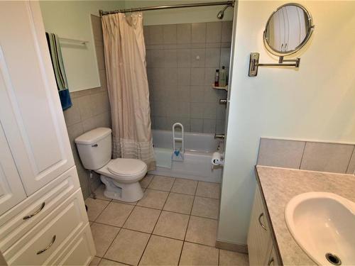 103B Brandlmayr Gate, Princeton, BC - Indoor Photo Showing Bathroom