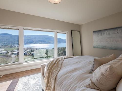 132 Skaha Hills Drive, Penticton, BC - Indoor Photo Showing Bedroom