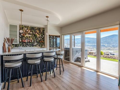 132 Skaha Hills Drive, Penticton, BC - Indoor Photo Showing Dining Room
