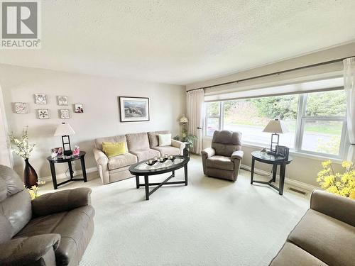 1514 India Avenue, Prince Rupert, BC - Indoor Photo Showing Living Room