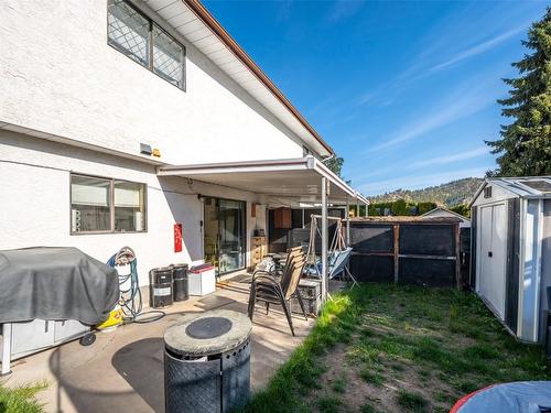 122&124 Highland Place, Penticton, BC - Outdoor With Exterior