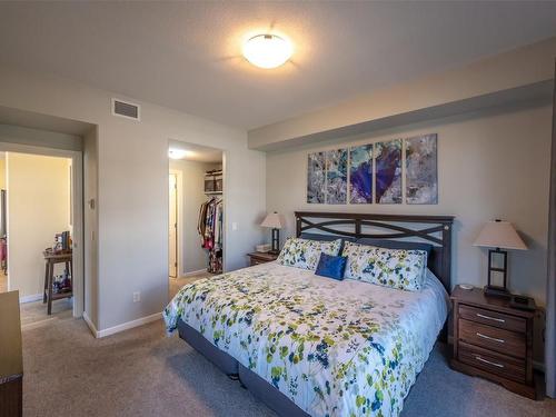 301-3591 Skaha Lake Road, Penticton, BC - Indoor Photo Showing Bedroom