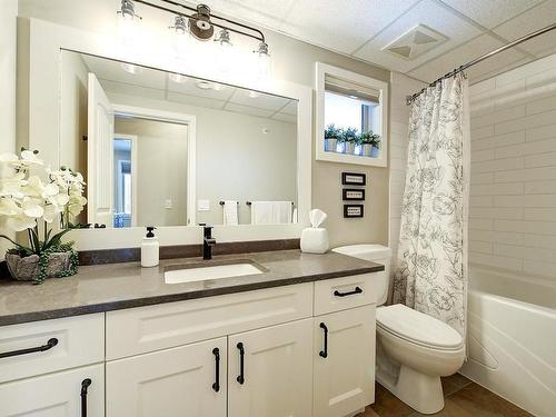 2303-4042 Pritchard Drive, West Kelowna, BC - Indoor Photo Showing Bathroom