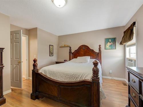 2116 Sunview Drive, West Kelowna, BC - Indoor Photo Showing Bedroom