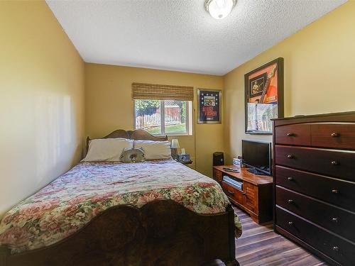 2116 Sunview Drive, West Kelowna, BC - Indoor Photo Showing Bedroom