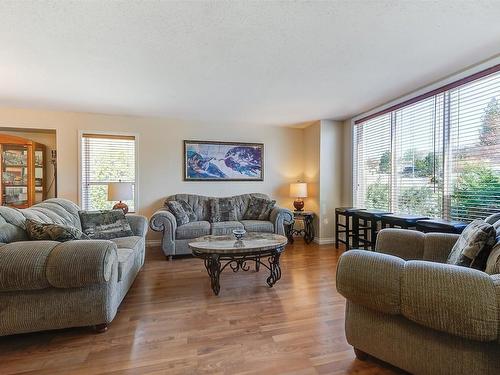 2116 Sunview Drive, West Kelowna, BC - Indoor Photo Showing Living Room