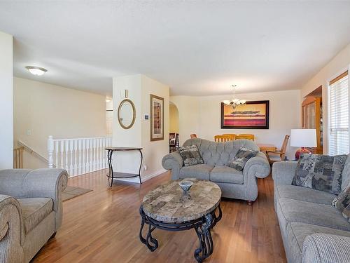 2116 Sunview Drive, West Kelowna, BC - Indoor Photo Showing Living Room