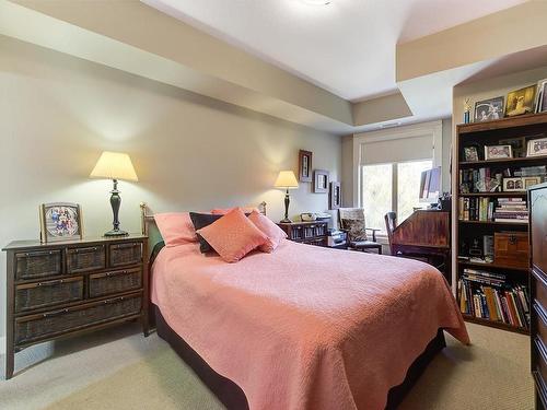 215-2611 Stillwater Way, Lake Country, BC - Indoor Photo Showing Bedroom