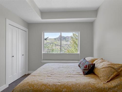 13980 Ponderosa Way, Coldstream, BC - Indoor Photo Showing Bedroom