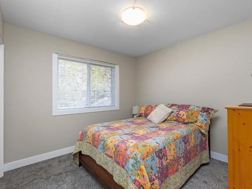 2304 Shannon Heights Place, West Kelowna, BC - Indoor Photo Showing Bedroom