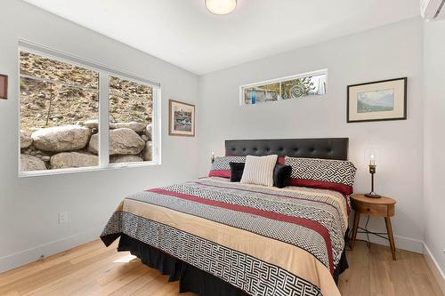 6749 La Palma Loop, Kelowna, BC - Indoor Photo Showing Bedroom