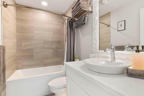 6749 La Palma Loop, Kelowna, BC - Indoor Photo Showing Bathroom