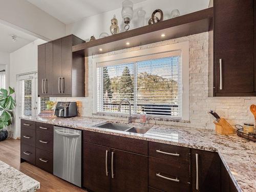 1434 Gaddes Avenue, Kelowna, BC - Indoor Photo Showing Kitchen With Double Sink