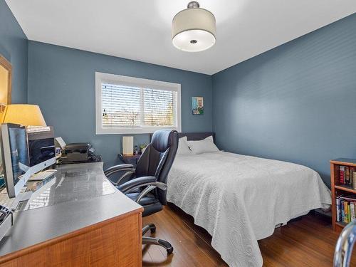 1434 Gaddes Avenue, Kelowna, BC - Indoor Photo Showing Bedroom