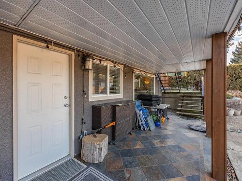 1434 Gaddes Avenue, Kelowna, BC - Outdoor With Exterior