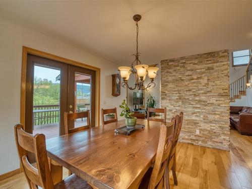 7390 Fintry Delta Road, Kelowna, BC - Indoor Photo Showing Dining Room