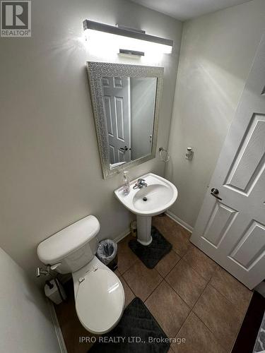 553 Speyer Circle, Milton, ON - Indoor Photo Showing Bathroom
