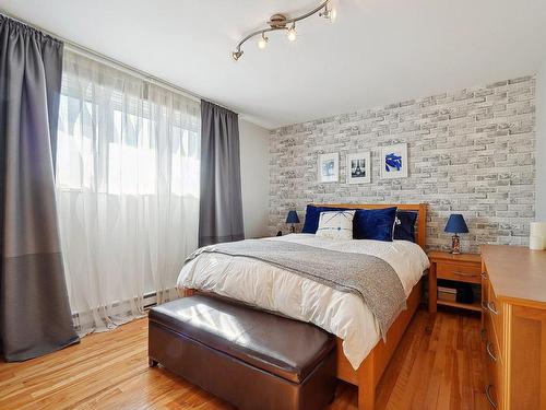 Master bedroom - 24 Rue Ménard, Saint-Basile-Le-Grand, QC - Indoor Photo Showing Bedroom