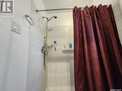 34 4Th Avenue E, Central Butte, SK - Indoor Photo Showing Bathroom