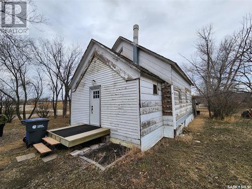 34 4Th Avenue E, Central Butte, SK - Outdoor