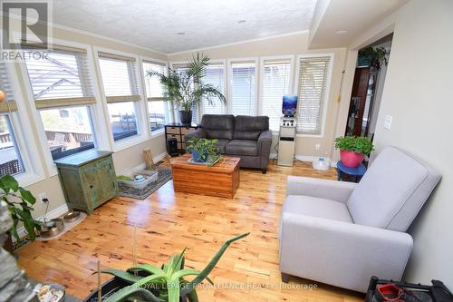 106 Mcfarland Drive, Belleville, ON - Indoor Photo Showing Living Room