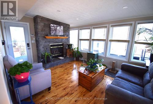 106 Mcfarland Drive, Belleville, ON - Indoor Photo Showing Living Room With Fireplace