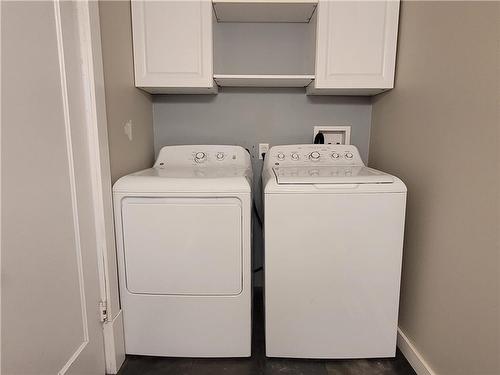 106 2Nd Avenue, Oakville, MB - Indoor Photo Showing Laundry Room