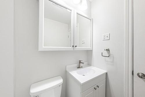 793 Colborne Street|Unit #204, Brantford, ON - Indoor Photo Showing Bathroom