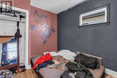 403 R Avenue S, Saskatoon, SK - Indoor Photo Showing Bedroom