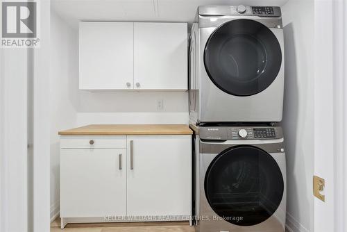 #1009 -50 Baif Blvd, Richmond Hill, ON - Indoor Photo Showing Laundry Room